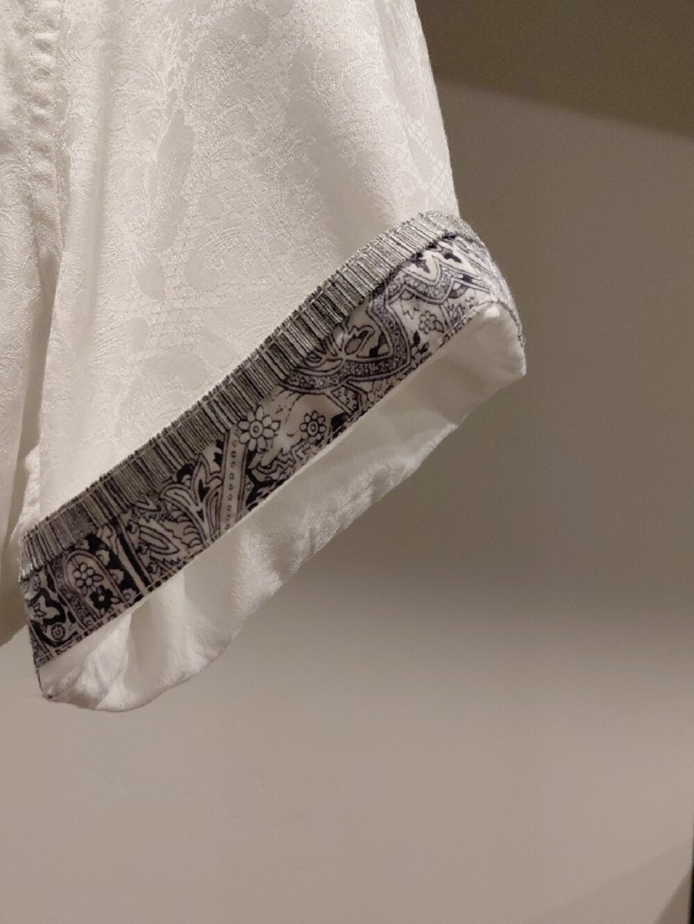 Robert Graham White Short Sleeve Button-Down with Paisley Collar Lining - Picture 4 of 5